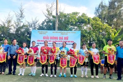 THAM GIA GIẢI BÓNG ĐÁ NỮ CNVCLĐ HUYỆN LÝ SƠN NĂM 2024