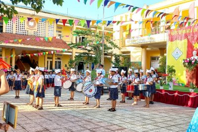 SINH HOẠT DƯỚI CỜ TUẦN 16: CHỦ ĐỀ “THAM DỰ PHÁT ĐỘNG PHONG TRÀO HỌC TẬP VÀ RÈN LUYỆN THEO TÁC PHONG CHÚ BỘ ĐỘI”