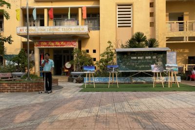 SINH HOẠT DƯỚI CỜ TUẦN 30: CHỦ ĐỀ “THAM GIA HOẠT ĐỘNG EM TẬP LÀM HƯỚNG DẪN VIÊN DU LỊCH”