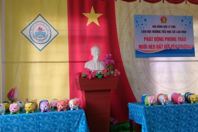 PHÁT ĐỘNG PHONG TRÀO “NUÔI HEO ĐẤT-GỬI YÊU THƯƠNG” NĂM HỌC 2022-2023