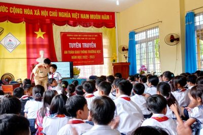 TUYÊN TRUYỀN, PHỔ BIẾN VỀ “GIÁO DỤC PHÁP LUẬT TRẬT TỰ ATGT” CHO CB-GV-NV VÀ HỌC SINH NĂM HỌC 2022-2023