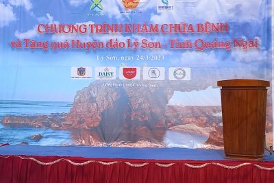 DIỄN ĐÀN NGƯỜI TÔI CƯU MANG VỀ TỔ CHỨC KHÁM CHỮA BỆNH VÀ TẶNG QUÀ CHO HỌC SINH TOÀN TRƯỜNG