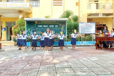 SINH HOẠT DƯỚI CỜ TUẦN 5: NGHE TỔNG KẾT PHONG TRÀO “KHÉO TAY HAY LÀM”, NGHE GIỚI THIỆU VỀ CÁC LOẠI MẶT NẠ CỦA TRUNG THU